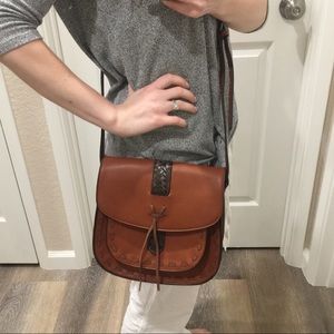 Gussaci crossbody saddle bag in faux tan leather